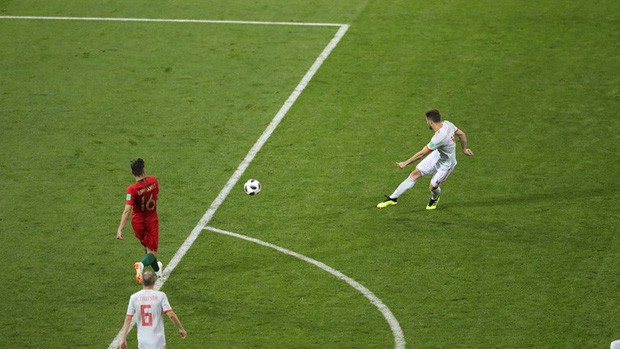 Bồ Đào Nha 3-3 Tây Ban Nha: Cả thế giới ngả mũ thán phục Ronaldo