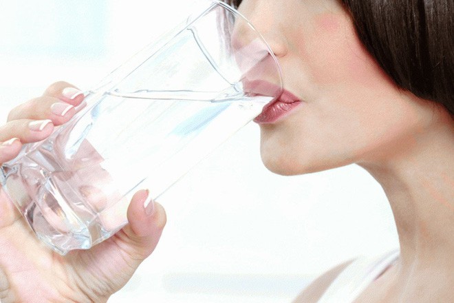 Mỗi ngày uống 1 ly nước muối loãng: 4 điều kỳ diệu đối với sức khỏe bạn  không nên bỏ phí