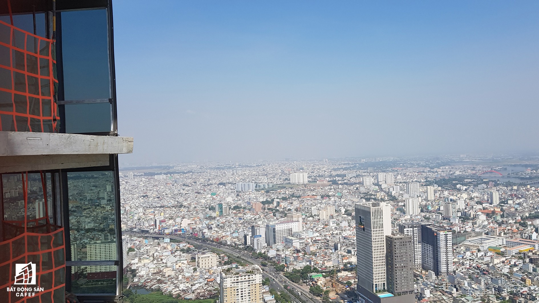 Toàn cảnh đô thị trung tâm Sài Gòn nhìn từ đỉnh tòa nhà cao nhất Việt Nam - Ảnh 6. Toàn cảnh đô thị trung tâm Sài Gòn nhìn từ đỉnh tòa nhà cao nhất Việt Nam - Ảnh 6.