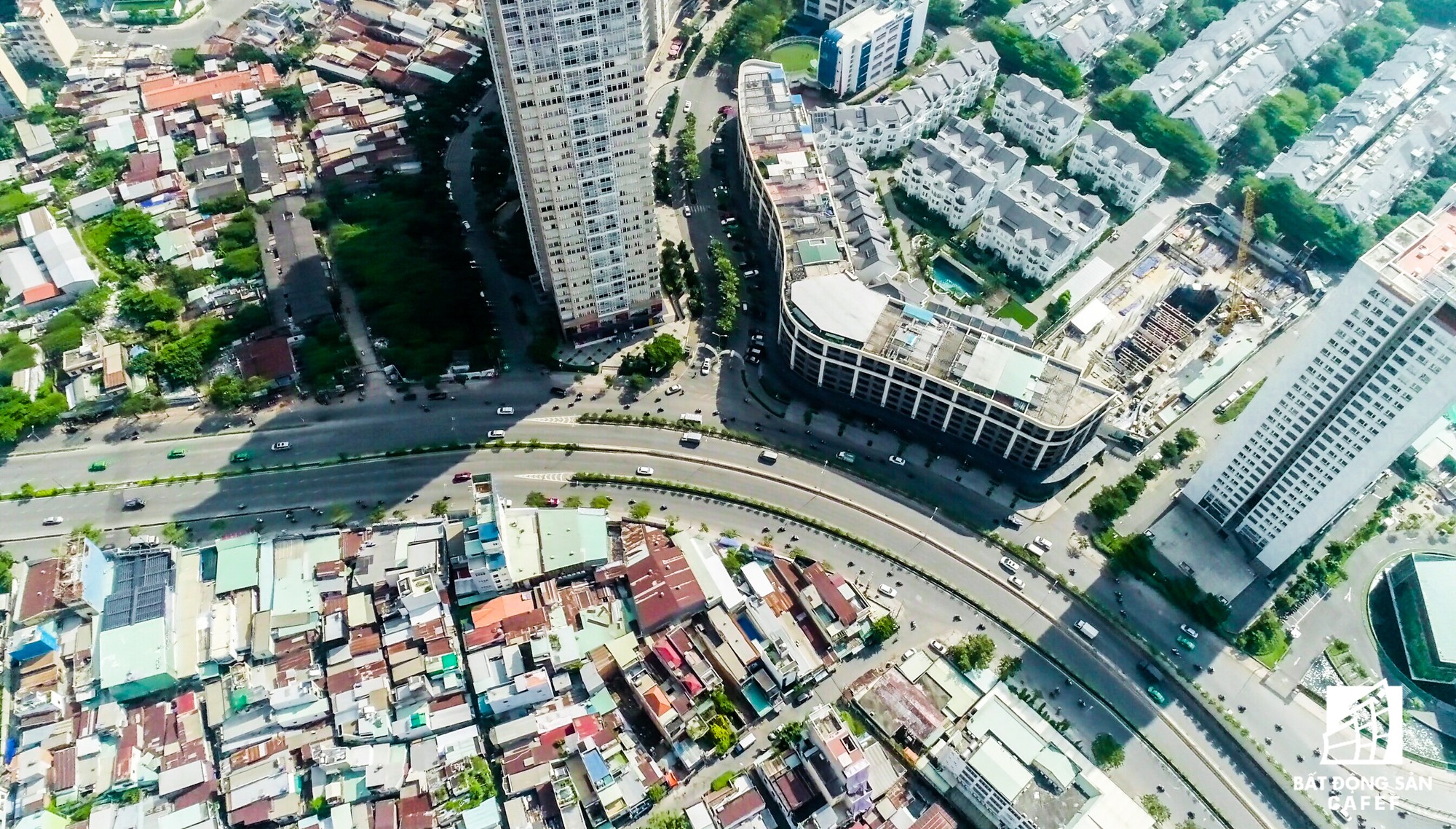 Toàn cảnh đô thị trung tâm Sài Gòn nhìn từ đỉnh tòa nhà cao nhất Việt Nam - Ảnh 17. Toàn cảnh đô thị trung tâm Sài Gòn nhìn từ đỉnh tòa nhà cao nhất Việt Nam - Ảnh 17.