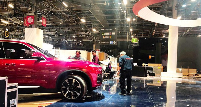 Những hình ảnh thực tế đầu tiên về 2 mẫu xe VinFast tại Paris Motor Show - Ảnh 8.
