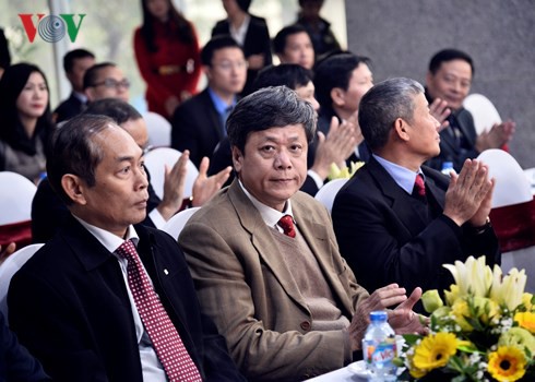 ​ Các Phó Tổng Giám đốc Đài TNVN Nguyễn Xuân Huy (áo đen) và Vũ Hải 