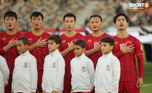 Từ cõi chết trở về, thầy trò HLV Park đã làm nên điều không tưởng khi đi tới tứ kết Asian Cup 2019: Hãy tự hào về các chiến binh áo đỏ của Việt Nam! - Ảnh 2.