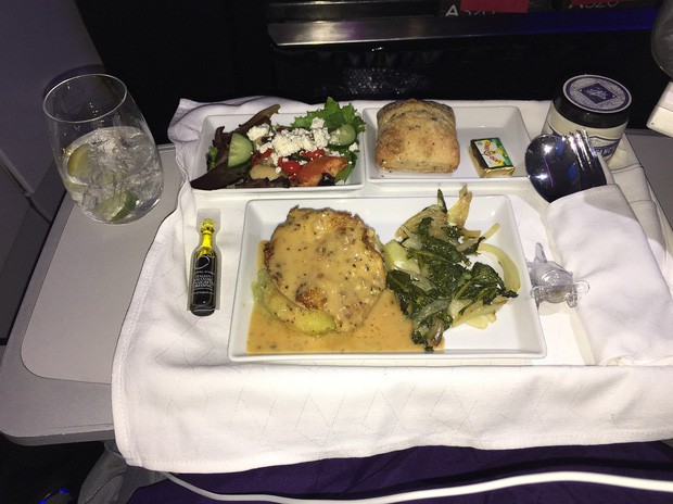 Suất ăn hạng nhất của 15 hãng hàng không này sẽ làm thay đổi quan niệm của bạn về chuyện ăn uống trên máy bay - Ảnh 8.
