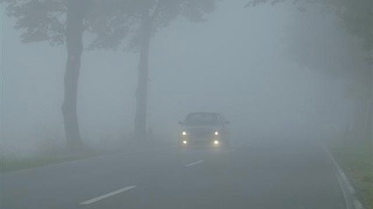 Kinh nghiệm nằm lòng khi lái xe trong thời tiết sương mù - Ảnh 5.