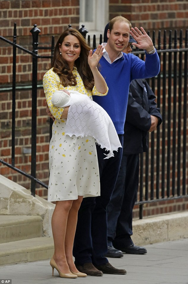 Một loạt dấu hiệu phản chủ cho thấy Công nương Kate có thể đã nhờ người mang thai hộ trong 3 lần sinh nở - Ảnh 5.