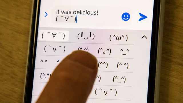  Tỷ phú Masayoshi Son từng nói Nhắn tin mà không dùng emoji thì coi như vứt và câu chuyện từ những dấu chấm phẩy kèm chữ cái đến ngành kinh doanh triệu USD  - Ảnh 2.