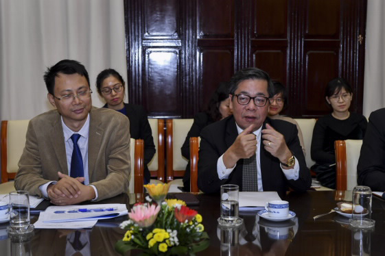 Phó Thống đốc: Việt Nam tiếp tục hoàn thiện hạ tầng thanh toán để phát triển ngân hàng số - Ảnh 1.