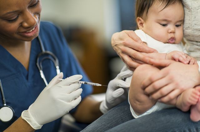 Anti vaccine: Khi có những đứa trẻ chết vì dịch bệnh thì người đau đớn hối hận là cha mẹ còn nhóm truyền bá thì “lặn mất tăm” - Ảnh 1.