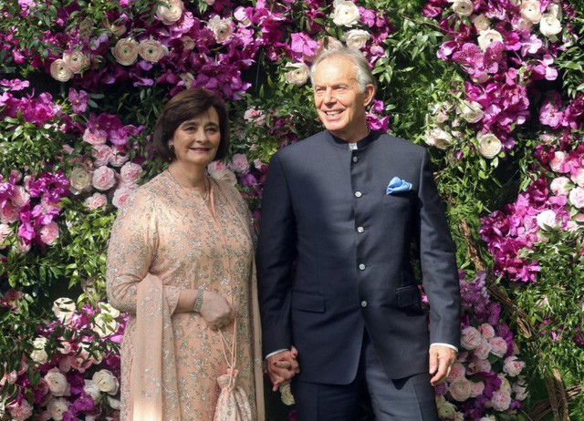 Đám cưới con trai tỷ phú giàu nhất châu Á: Nơi hội tụ của giới tinh hoa từ cựu Thủ tướng Anh đến CEO Google, riêng mỗi chiếc thiệp mời cũng tốn 2.000 USD của gia chủ - Ảnh 3.