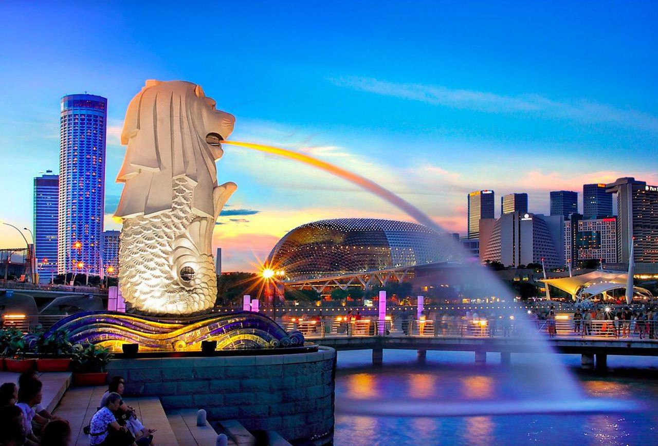 Singapore: Singapore - Đảo quốc sáng giá của Châu Á không chỉ hút khách du lịch bởi sự hiện đại, tinh tế mà còn bởi sự văn minh, đẳng cấp của người dân nơi đây. Với những công trình kiến trúc nổi tiếng, những điểm đến tham quan như Sentosa, Marina Bay Sands, Garden by the Bay, Singapore đem đến cho du khách những trải nghiệm tuyệt vời.