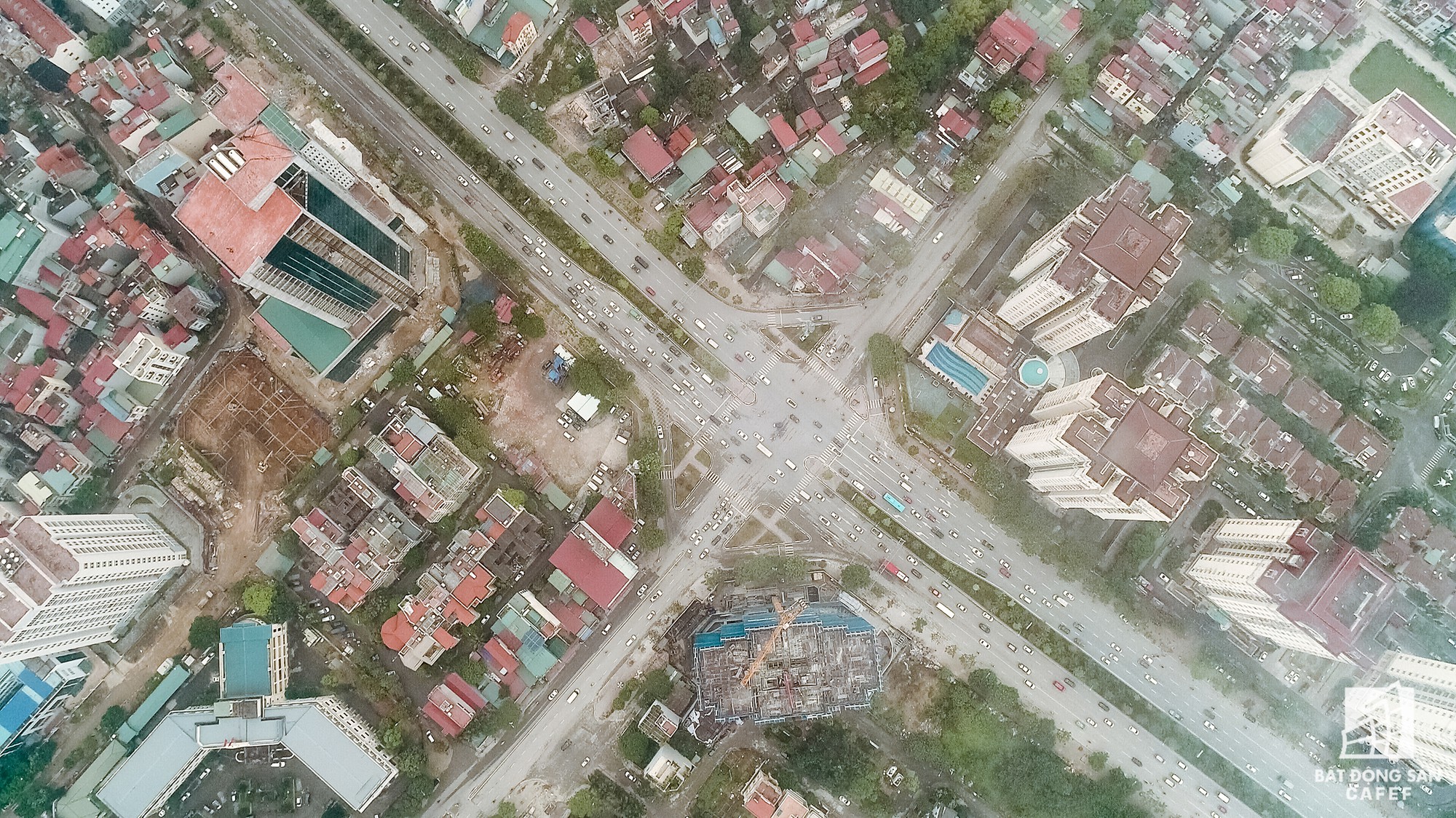 Cận cảnh hàng loạt dự án cao ốc dọc trục đường 8 làn xe tại trung tâm Hà Nội - Ảnh 9.