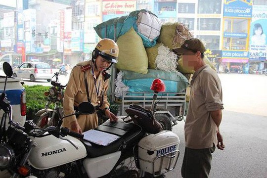 Đăng ký xe phải có tài khoản ngân hàng: Đề xuất xa rời thực tế - Ảnh 1.