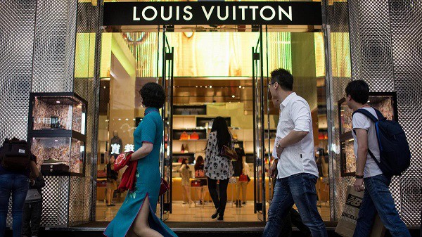 Louis Vuitton shop at the Duty Free area of Istanbul International Airport,  Istanbul, Turkey Stock Photo - Alamy