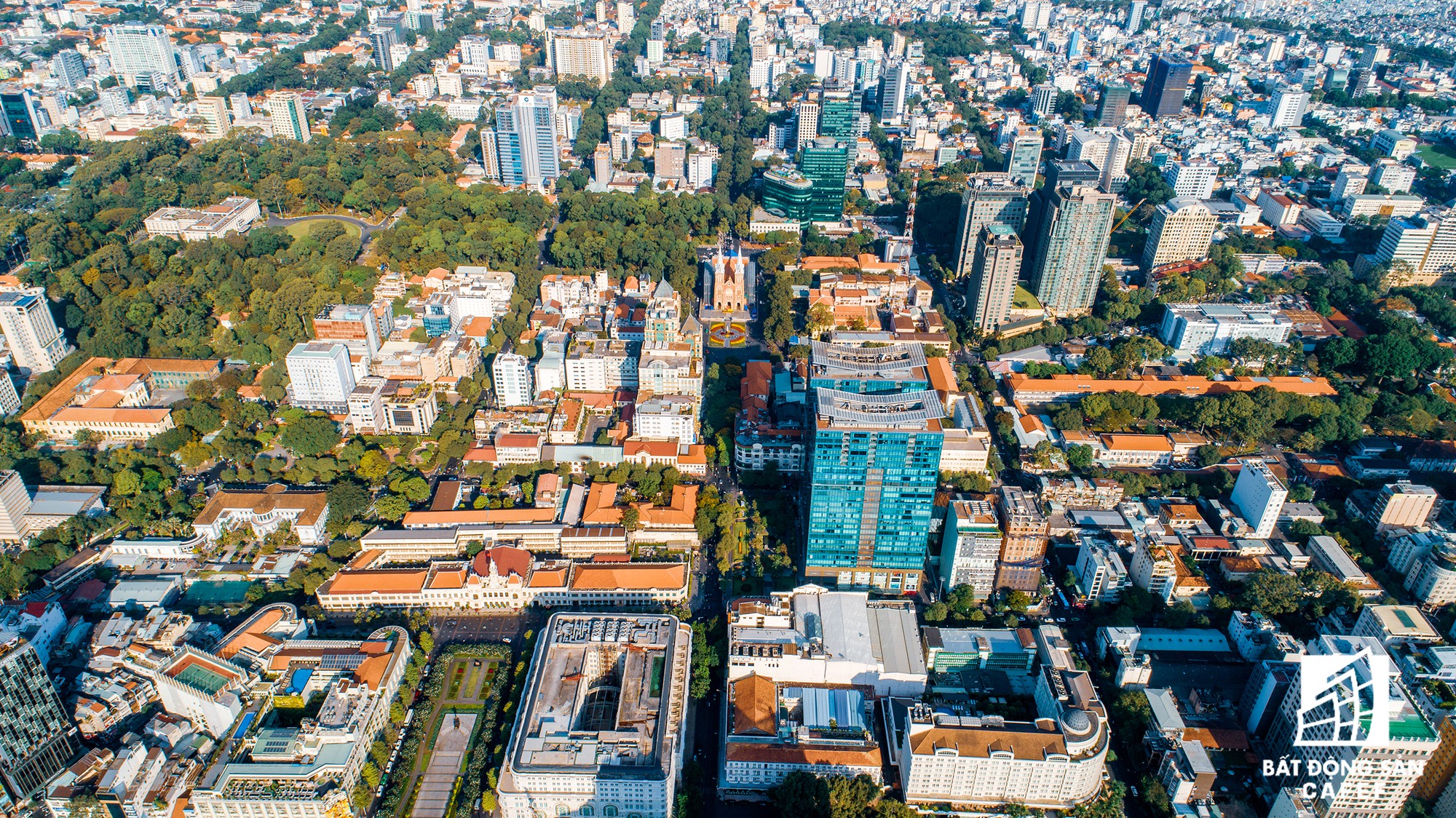 Toàn cảnh con đường có giá bất động sản đắt đỏ nhất Việt Nam, lên tới 2 tỷ đồng một m2 - Ảnh 2.