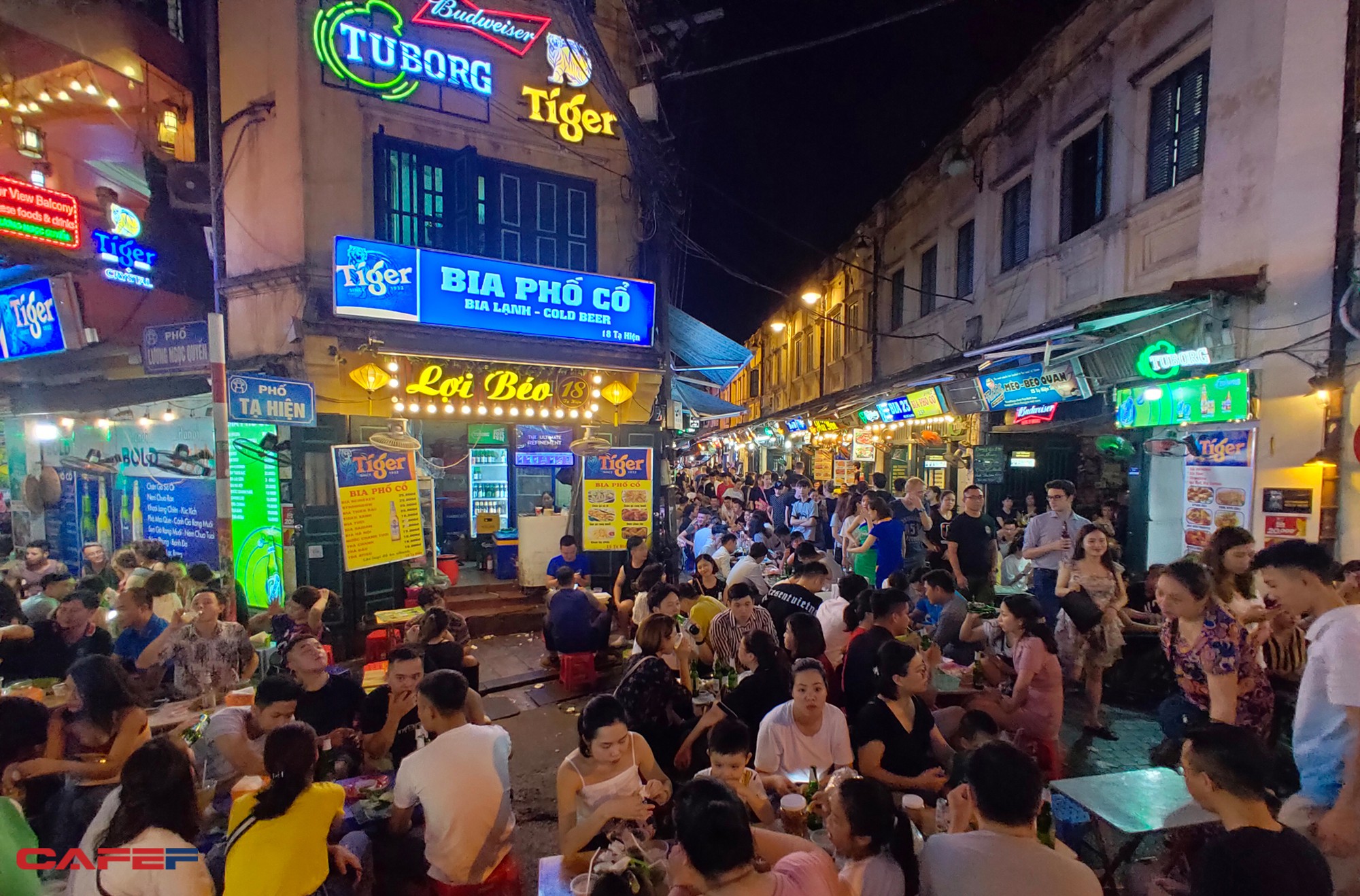 Kinh tế về đêm nhìn từ “chiến tranh bia” trên phố cổ Hà Nội - Ảnh 6.