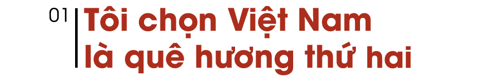Người nước ngoài đầu tiên viết tiểu thuyết bằng tiếng Việt: “Việt Nam đủ ‘hợp tính hợp nết’ về ngôn ngữ, văn hóa, cuộc sống để tôi muốn ở lại” - Ảnh 2.