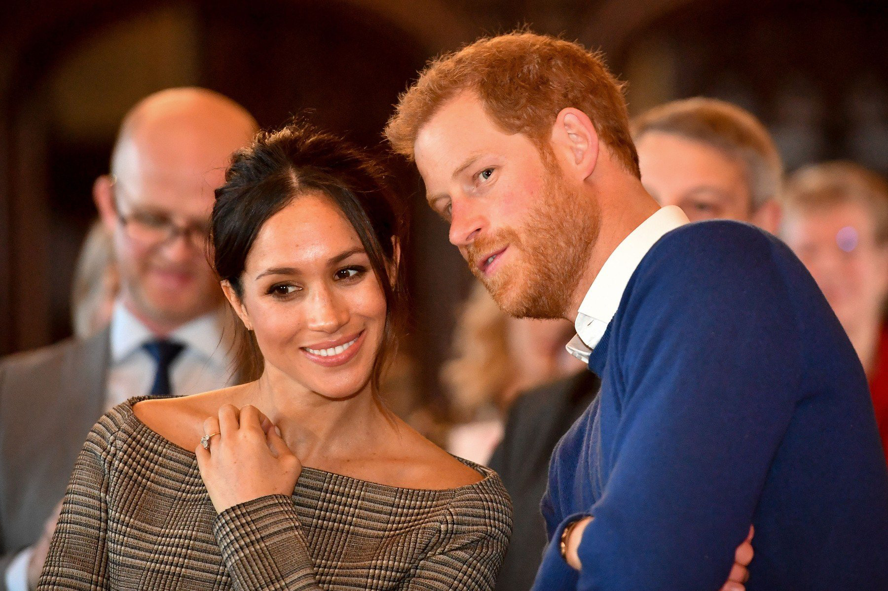 Dân Anh giận dữ khi biết lý do thực sự khiến vợ chồng Meghan Markle đột