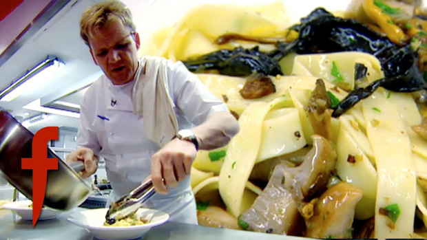 Đầu bếp lừng danh Gordon Ramsay chế biến pasta trái ngược hoàn toàn với cách mà người Ý làm, lý do thật sự là gì? - Ảnh 2.