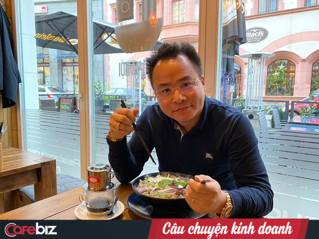 Mạnh thường quân chi hàng tỷ đồng nhập máy sản xuất 15-20 triệu khẩu trang phát miễn phí: Khi mà tôi đã tự tin khẳng định, tức là chúng tôi đã có đầy đủ giấy tờ - Ảnh 2. Mạnh thường quân chi hàng tỷ đồng nhập máy sản xuất 15-20 triệu khẩu trang phát miễn phí: Khi mà tôi đã tự tin khẳng định, tức là chúng tôi đã có đầy đủ giấy tờ - Ảnh 2.
