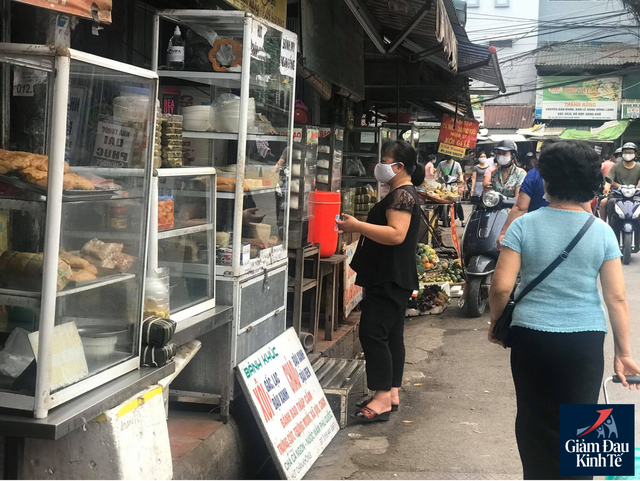Hoạt động mua sắm tại chợ dân sinh thưa vắng, hàng hóa dồi dào - Ảnh 2. Hoạt động mua sắm tại chợ dân sinh thưa vắng, hàng hóa dồi dào - Ảnh 2.