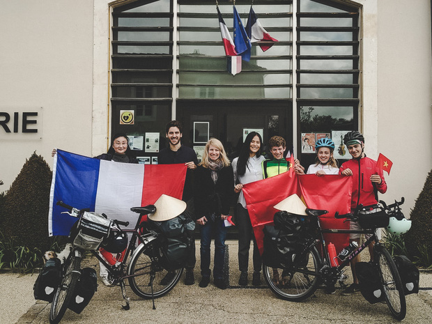 Cặp chồng Tây vợ Việt đi 16.000km từ Pháp về Việt Nam bằng xe đạp: Hy vọng chúng tôi có thể truyền cảm hứng cho những ai muốn theo đuổi giấc mơ của mình - Ảnh 3.