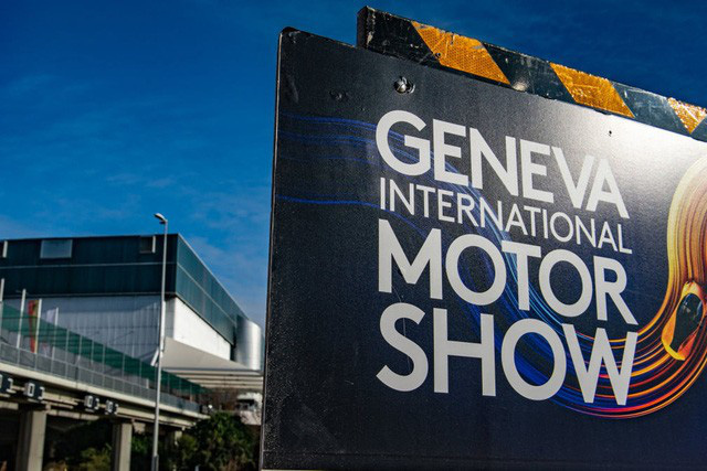 Khung cảnh tan hoang của Geneva Motor Show 2020: Tất cả đắp chiếu chờ tháo dỡ - Ảnh 14.