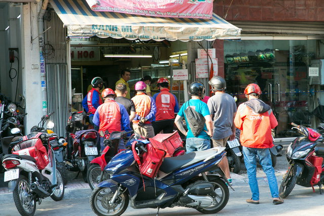 Bánh mì Việt Nam, hành trình từ ổ bánh “thượng lưu” cho đến món ăn đường phố làm kinh ngạc cả thế giới - Ảnh 23.