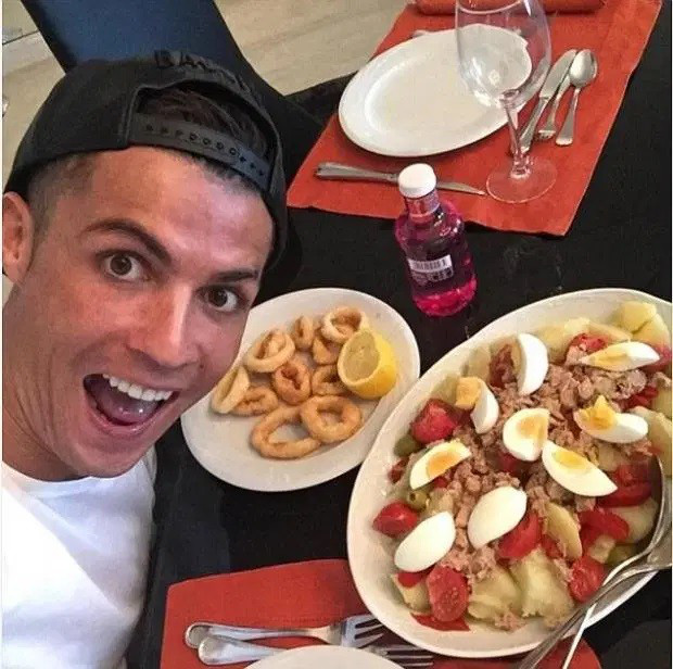 Học cách Ronaldo và Messi giữ dáng mùa Covid-19: Ăn uống, ngủ nghỉ quan trọng không kém tập luyện - Ảnh 10.