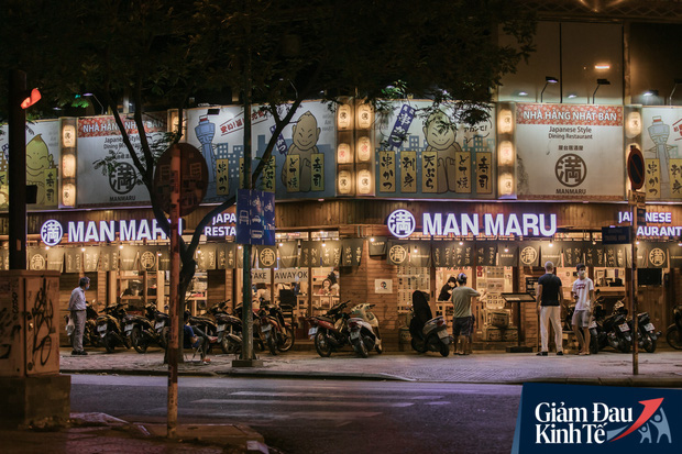 Một loạt quán xá Sài Gòn đã mở cửa trở lại sau chuỗi ngày dài cách ly: Nơi thì tấp nập khách, chỗ vẫn vắng hoe như cũ - Ảnh 3.