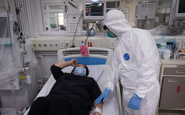 PGS.TS Nguyễn Huy Nga: 3 căn cứ phủ định việc ca bệnh 243 có thời gian ủ bệnh lớn hơn 14 ngày - Ảnh 2.