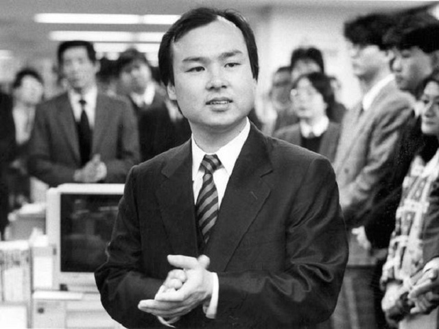Con đường trở thành tỷ phú giàu thứ hai Nhật Bản của ông chủ SoftBank - Ảnh 2.