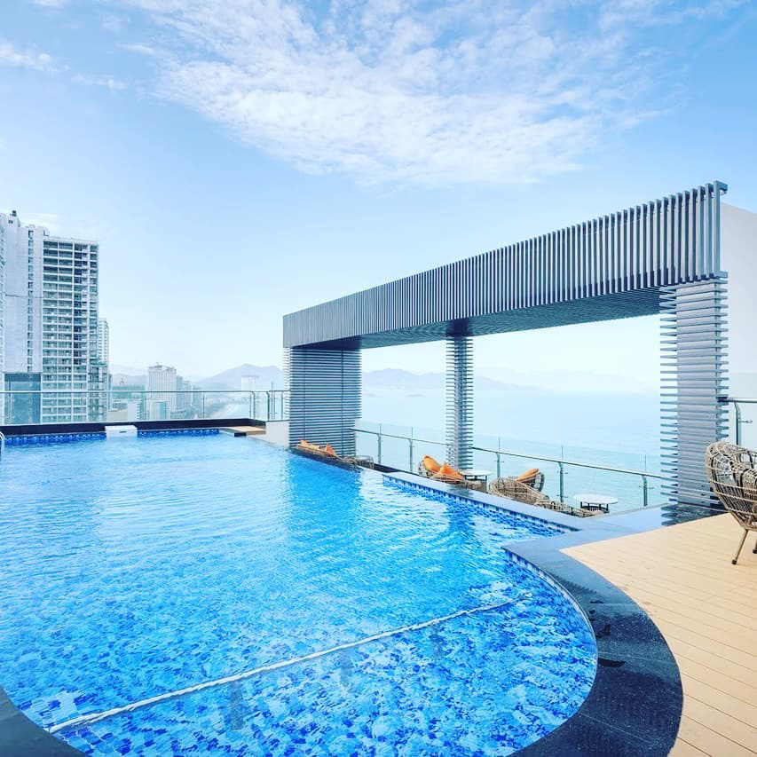 4 khách sạn 5 sao đáng ở nhất khi tới Nha Trang: Hồ bơi vô cực view tầng cao sang chảnh, giá còn giảm tới 50%! - Ảnh 2. 4 khách sạn 5 sao đáng ở nhất khi tới Nha Trang: Hồ bơi vô cực view tầng cao sang chảnh, giá còn giảm tới 50%! - Ảnh 2.