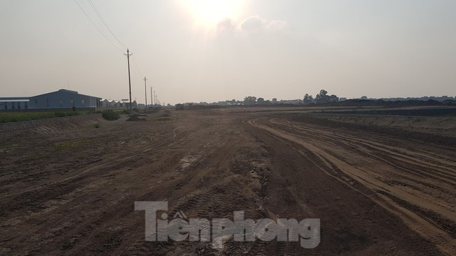 Nở rộ phân lô, bán nền trên bãi đất trống ở Bắc Ninh  - Ảnh 1.