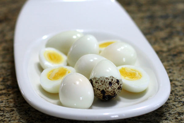 Bổ dưỡng gấp 3-4 lần so với trứng gà, món trứng cút có nhiều lợi ích cho sức khỏe và sắc đẹp, nhưng 3 nhóm người tốt nhất không nên ăn - Ảnh 2.
