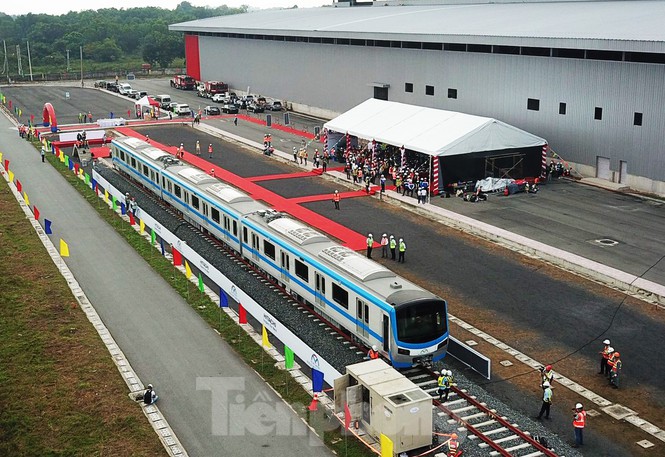 Có gì bên trong đoàn tàu metro số 1 của TPHCM? - Ảnh 2. Có gì bên trong đoàn tàu metro số 1 của TPHCM? - Ảnh 2.
