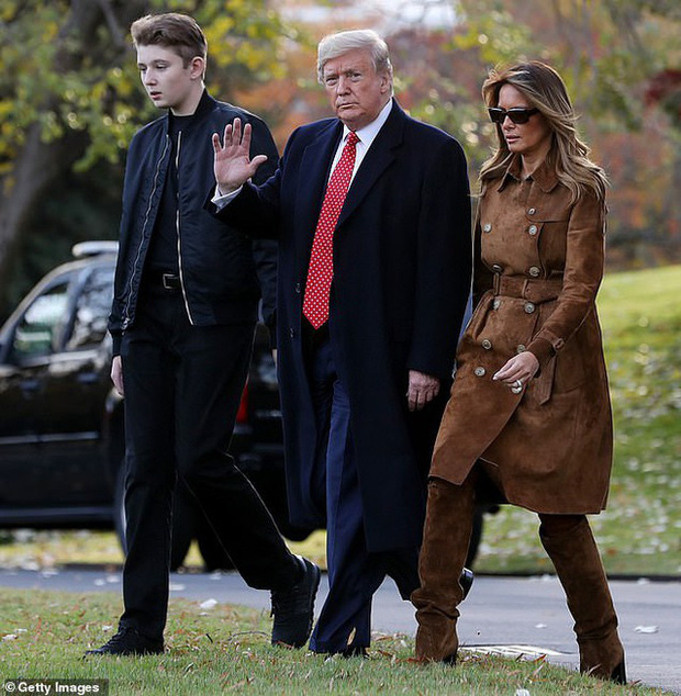 Loạt ảnh chiều cao khủng của “Hoàng tử Nhà Trắng” Barron Trump biến các bạn mình thành người tí hon, chỉ đi bộ đã nhanh bằng bạn chạy - Ảnh 6.