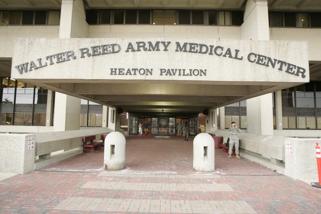  Mục sở thị căn cứ của Tổng thống Trump tại bệnh viện Walter Reed - Ảnh 1.
