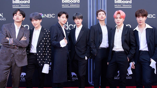 Bighit và ‘gà đẻ trứng vàng’ BTS: Từ nhóm nhạc ‘ngậm thìa gỗ’, ra đời khi công ty mẹ nợ 2,8 tỷ won đến ngôi sao quốc tế, fan bất chấp mua cổ phiếu chỉ để ủng hộ idol  - Ảnh 3.