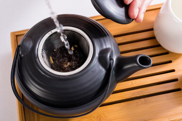 Thích uống trà để sống khỏe như người Nhật, ai ngờ chàng trai Trung Quốc mắc ung thư thực quản: 3 thói quen sẽ rất rắc rối nếu không thay đổi - Ảnh 2.