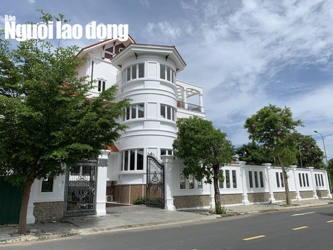 Công an canh phòng cẩn mật nguyên Bí thư Nha Trang sau khi bị tấn công - Ảnh 3. Công an canh phòng cẩn mật nguyên Bí thư Nha Trang sau khi bị tấn công - Ảnh 3.