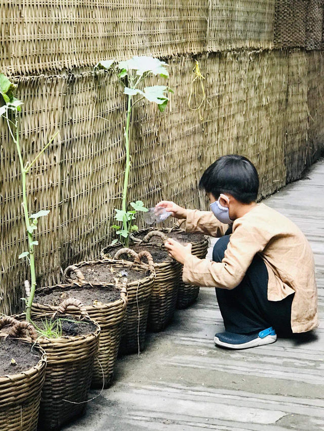 Nghe con trai kể chuyện bán mình được 150 đô để hoàn thành bài tập trên lớp, nữ doanh nhân nổi tiếng dạy con 4 bài học khắc-cốt-ghi-tâm  - Ảnh 1.