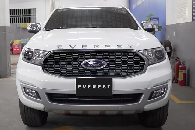 Thông số chi tiết Ford Everest Titanium 2021 vừa được nhập về đại lý