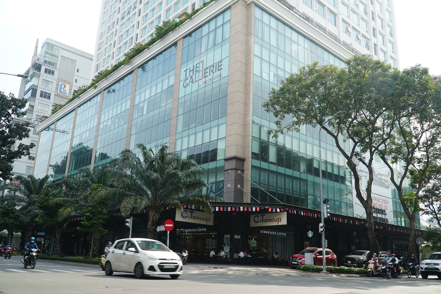 Cận cảnh tòa nhà 2 mặt tiền tại đất vàng TP HCM đang được VietinBank rao bán - Ảnh 1.