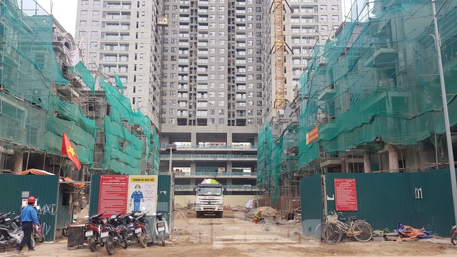 Hà Nội hoàn thành hơn 3,4 triệu m2 sàn nhà ở với gần 26 nghìn căn hộ - Ảnh 2.
