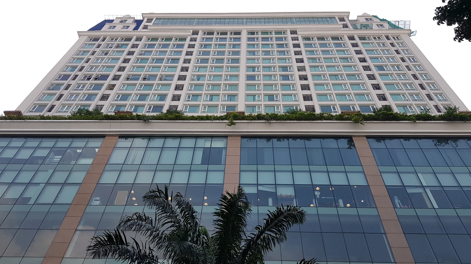 Cận cảnh tòa nhà 2 mặt tiền tại đất vàng TP HCM đang được VietinBank rao bán - Ảnh 6.
