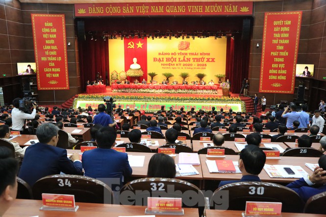 Giới thiệu ông Nguyễn Khắc Thận để bầu làm Chủ tịch UBND tỉnh Thái Bình - Ảnh 1. Giới thiệu ông Nguyễn Khắc Thận để bầu làm Chủ tịch UBND tỉnh Thái Bình - Ảnh 1.
