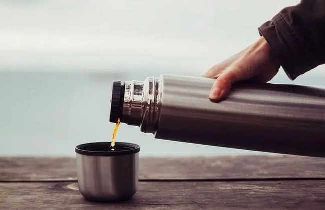 Để an toàn khi dùng bình giữ nhiệt trong mùa đông: Chuyên gia khuyến cáo 2 "chi tiết nhỏ" nhưng sẽ khiến nhiều người phải thay đổi gấp