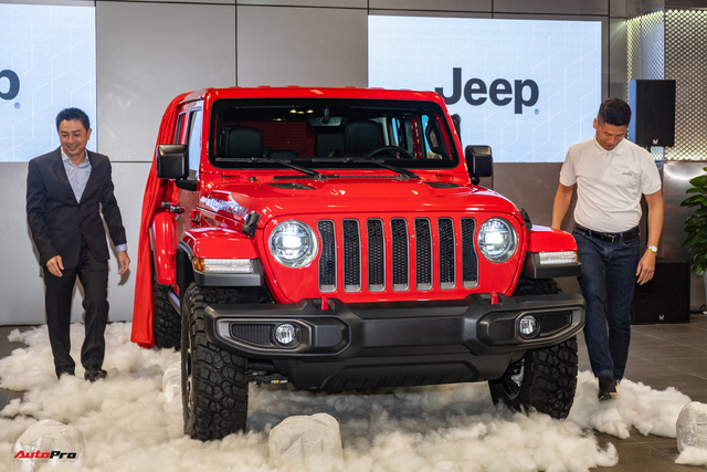 Jeep lần đầu tiên công bố giá bán xe tại Việt Nam, khởi điểm 2,948 tỷ đồng - Ảnh 1.