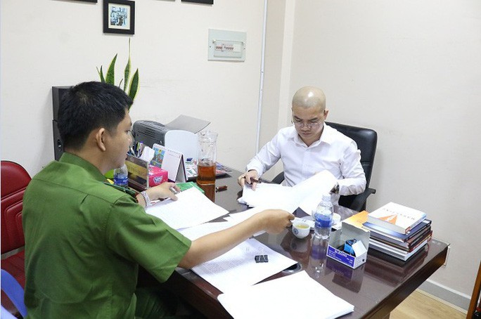 Công an TP HCM thu giữ nhiều tiền, vàng và bất động sản của Alibaba - Ảnh 1. Công an TP HCM thu giữ nhiều tiền, vàng và bất động sản của Alibaba - Ảnh 1.